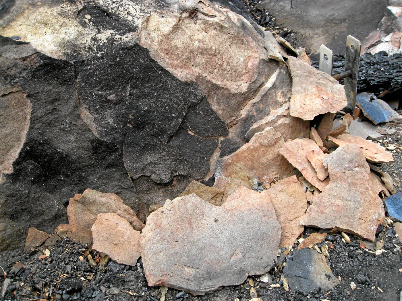 Sandstone boulder exfoliation caused by the Jesusita Fire