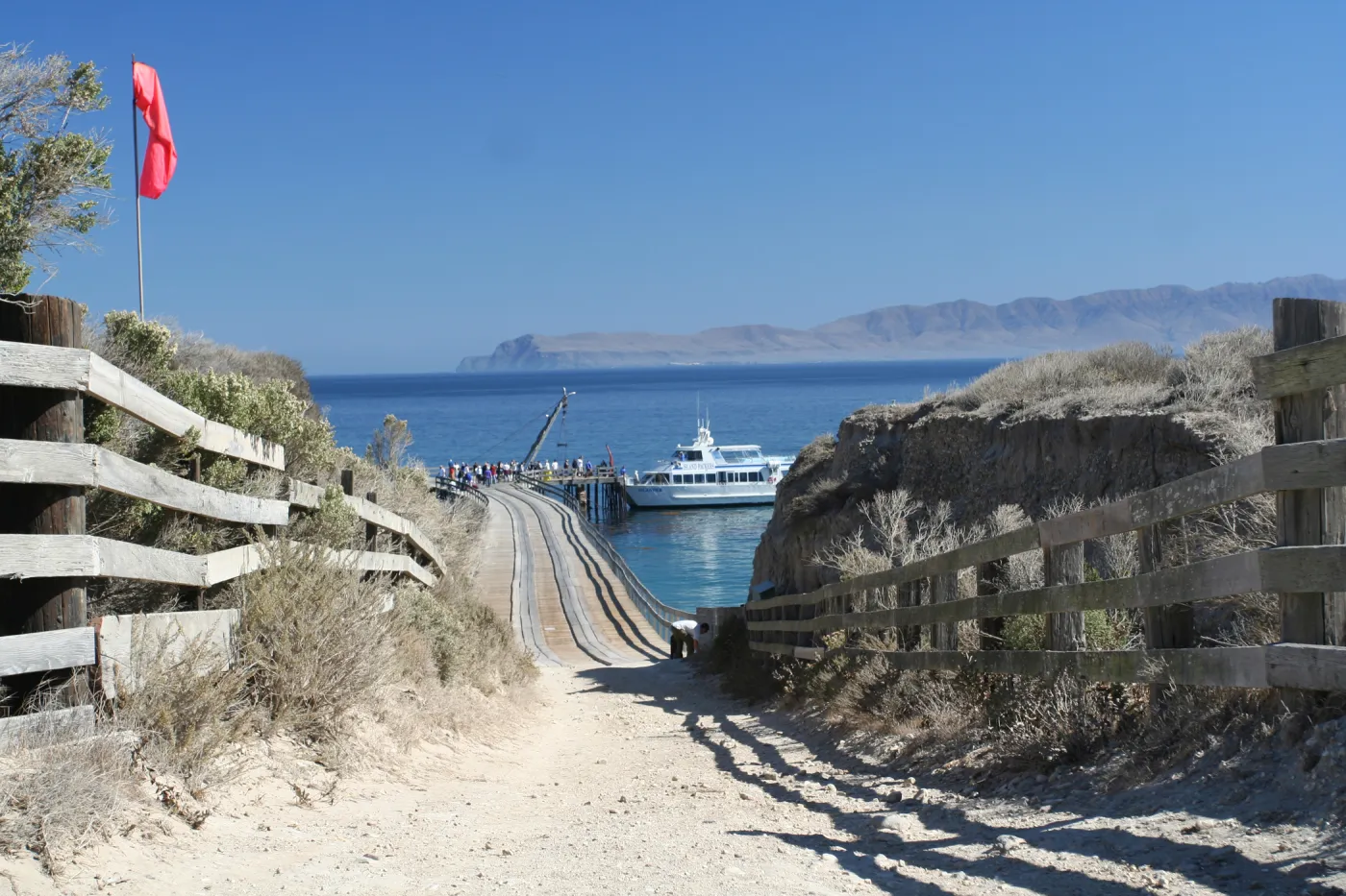 pier and boat, Santa Rosa Island, SBBG field trip