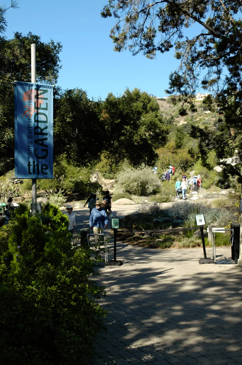 visitors at the Garden Entrance, SBBG Community Free Day, October 16 2011