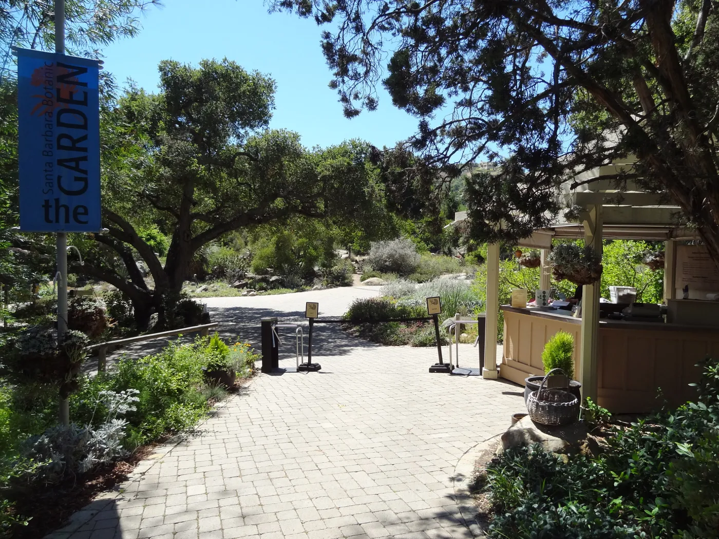 SBBG Entrance Kiosk and path