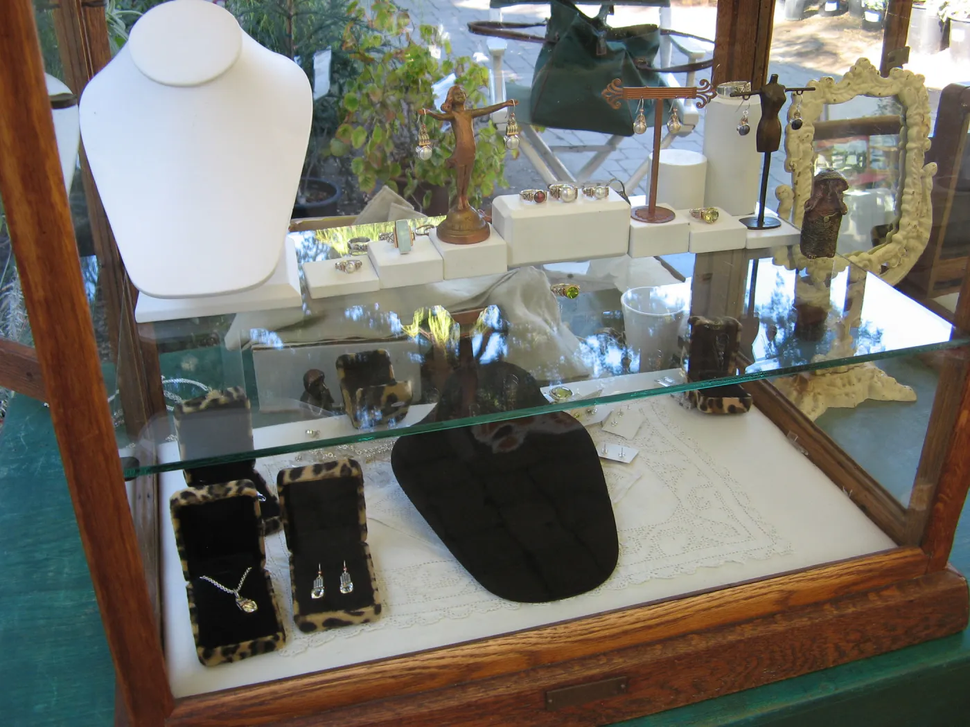 SBBG Holiday Marketplace, 2006