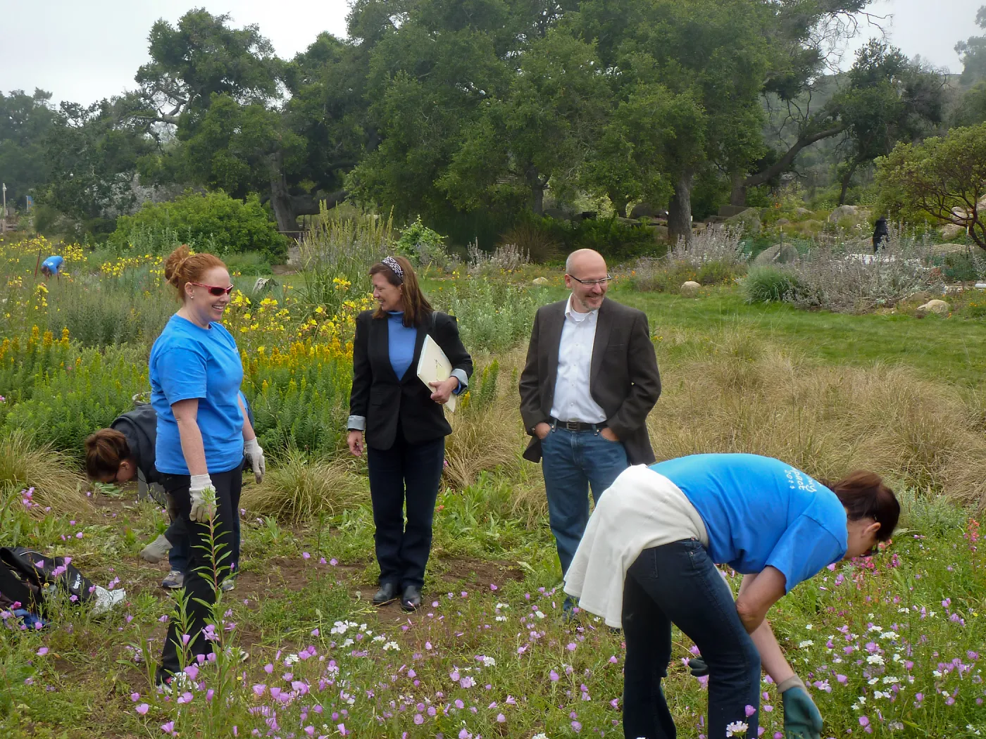 Volunteers from Citrix Corp with Gina Benesh and Steve Windhager