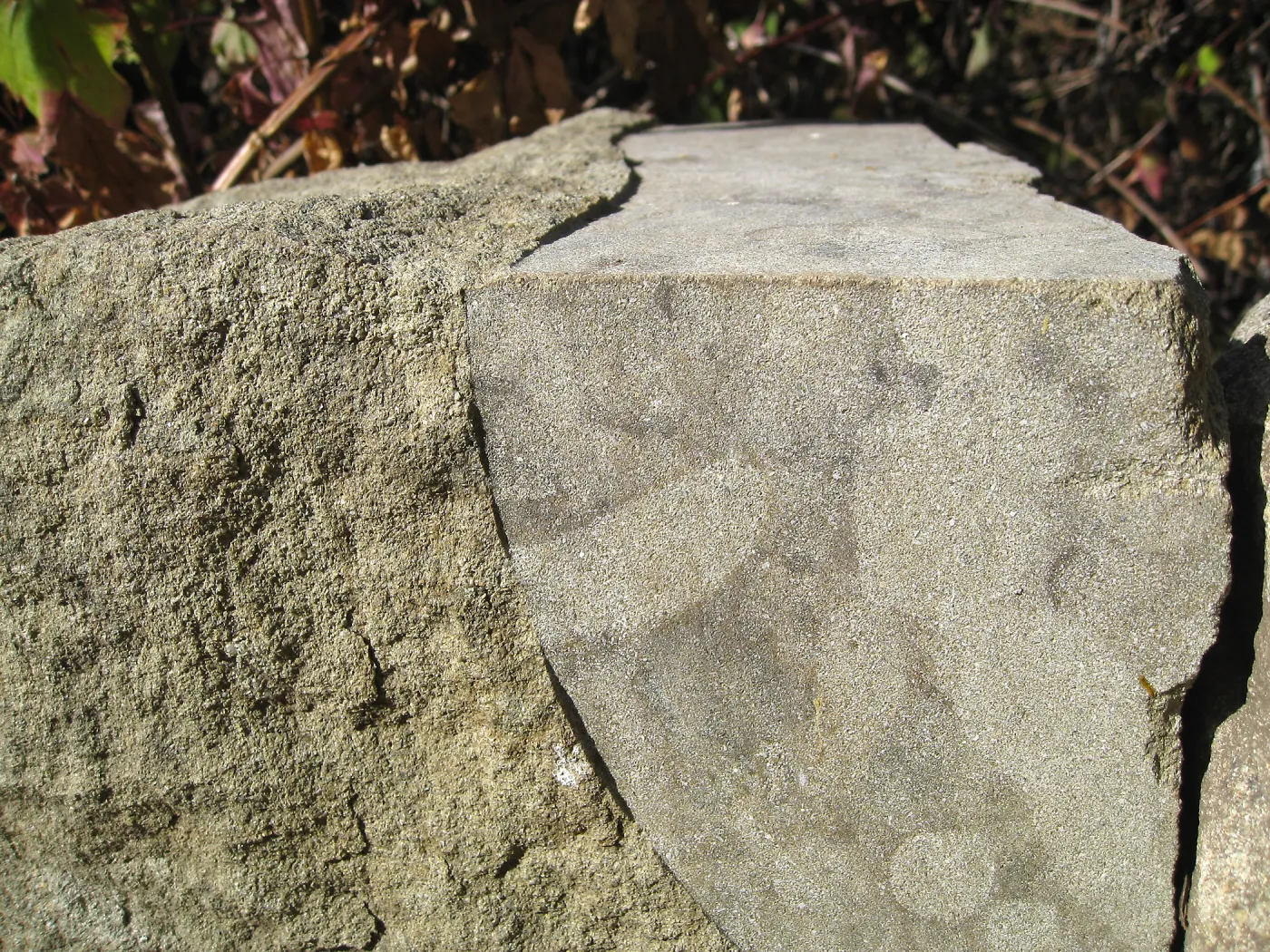 Rock exfoliating, Campbell Trail