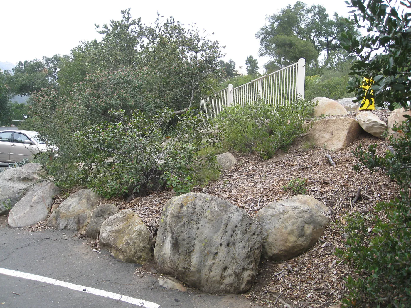 Steps from parking lot to Mission Canyon Rd