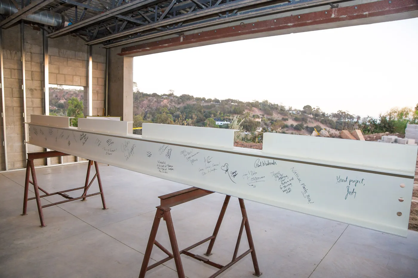 Pritzlaff Conservation Center, Wishes in the Walls event, beam signing