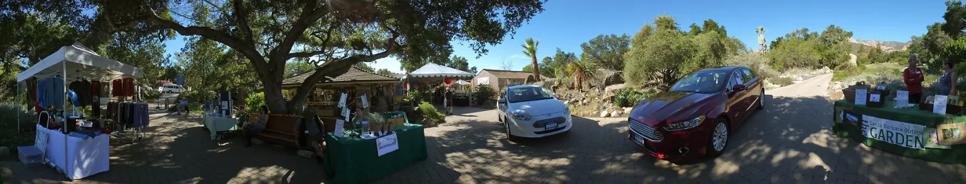 Holiday Marketplace 2015, Courtyard entrance panorama