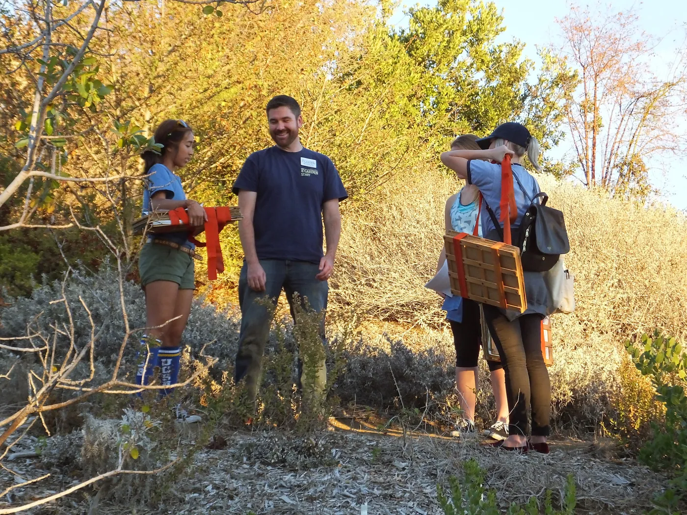 UCSB students learning how to make plant and tissue collections