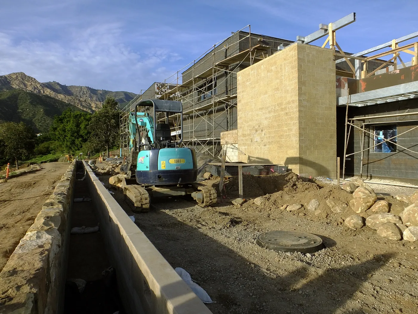 Pritzlaff Conservation Center construction, rill and west face