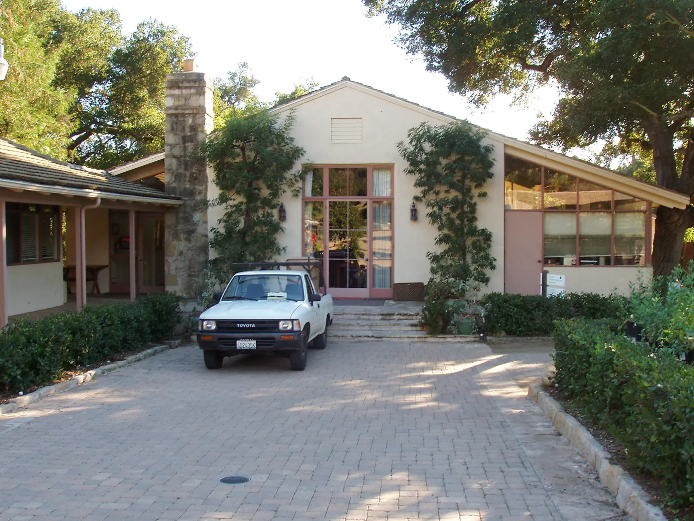 Blaksley Library, north face and courtyard