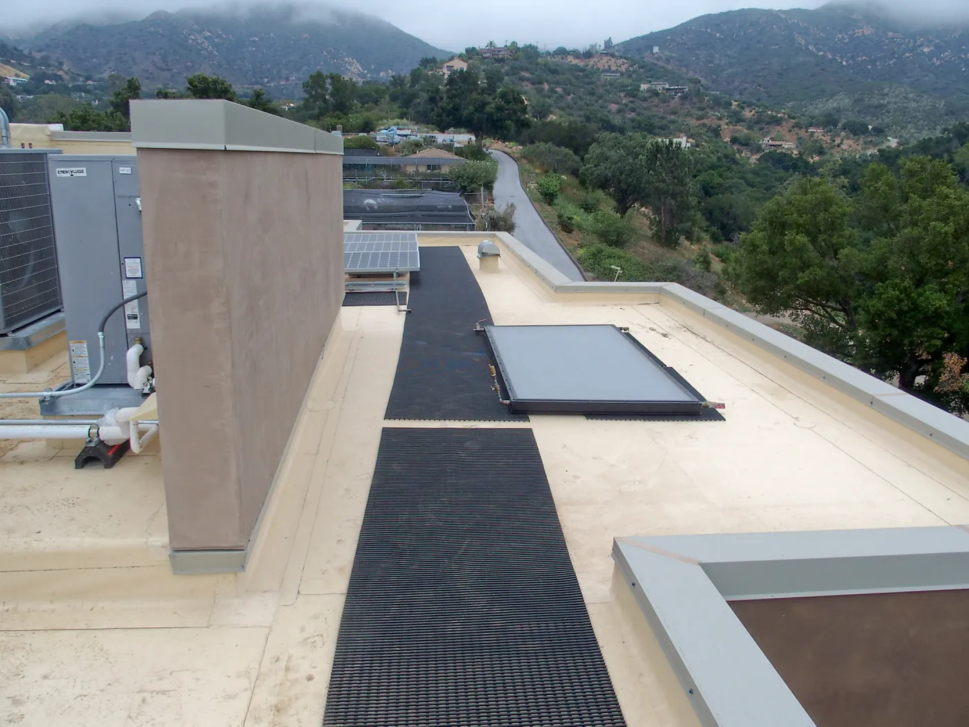 Pritzlaff Conservation Center construction, roof walkway