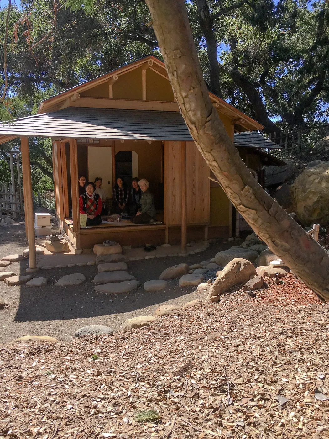 ShinKanAn Teahouse Volunteers