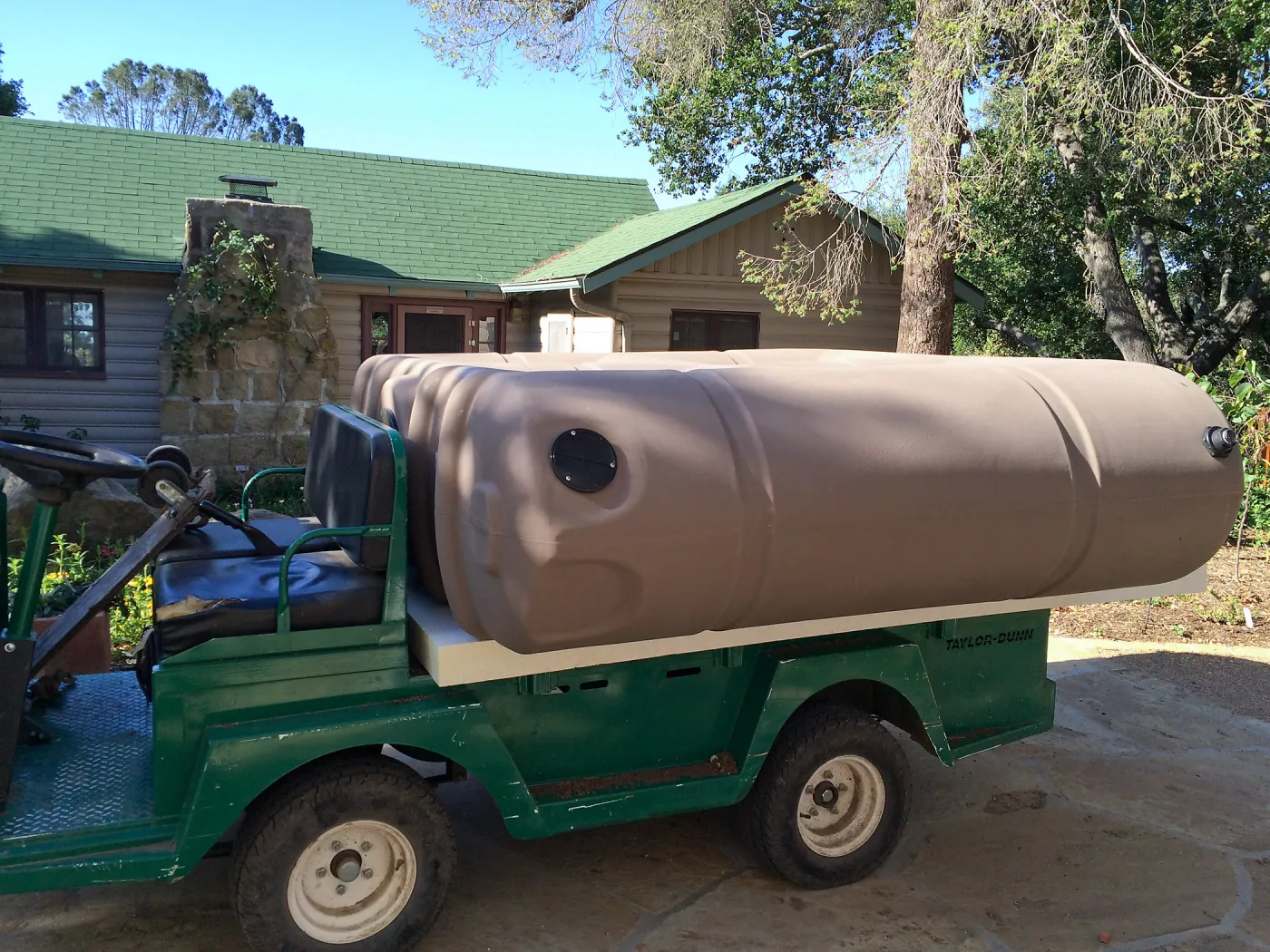 Installaion of rainwater collection tank at the Water Wise Home Garden