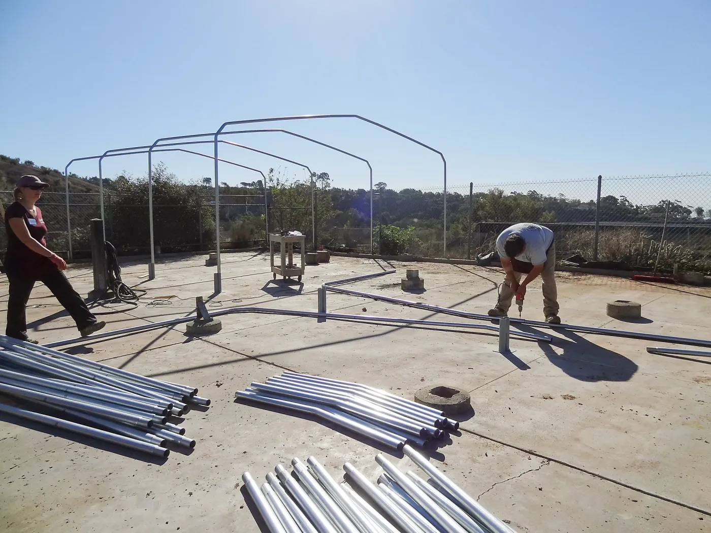 Construction at the Hort Unit, SBBG staff install the new shade structure, Heather Wehnau, James Lechuga