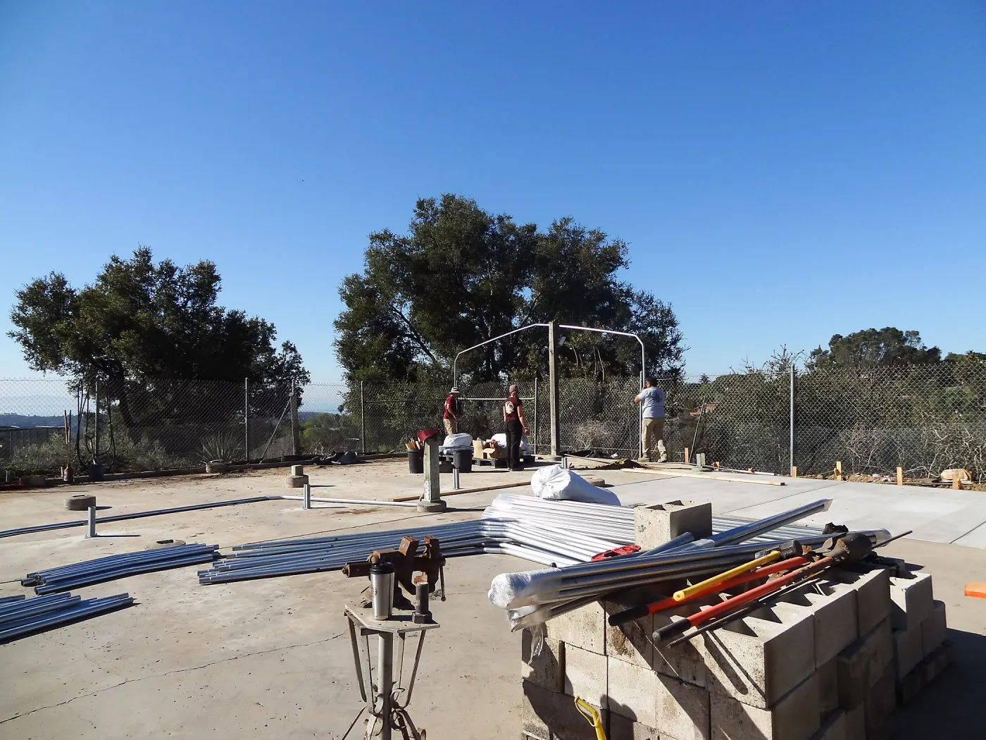 Construction at the Hort Unit, SBBG staff install the new shade structure, Heather Wehnau, Dave Kershaw, James Lechuga