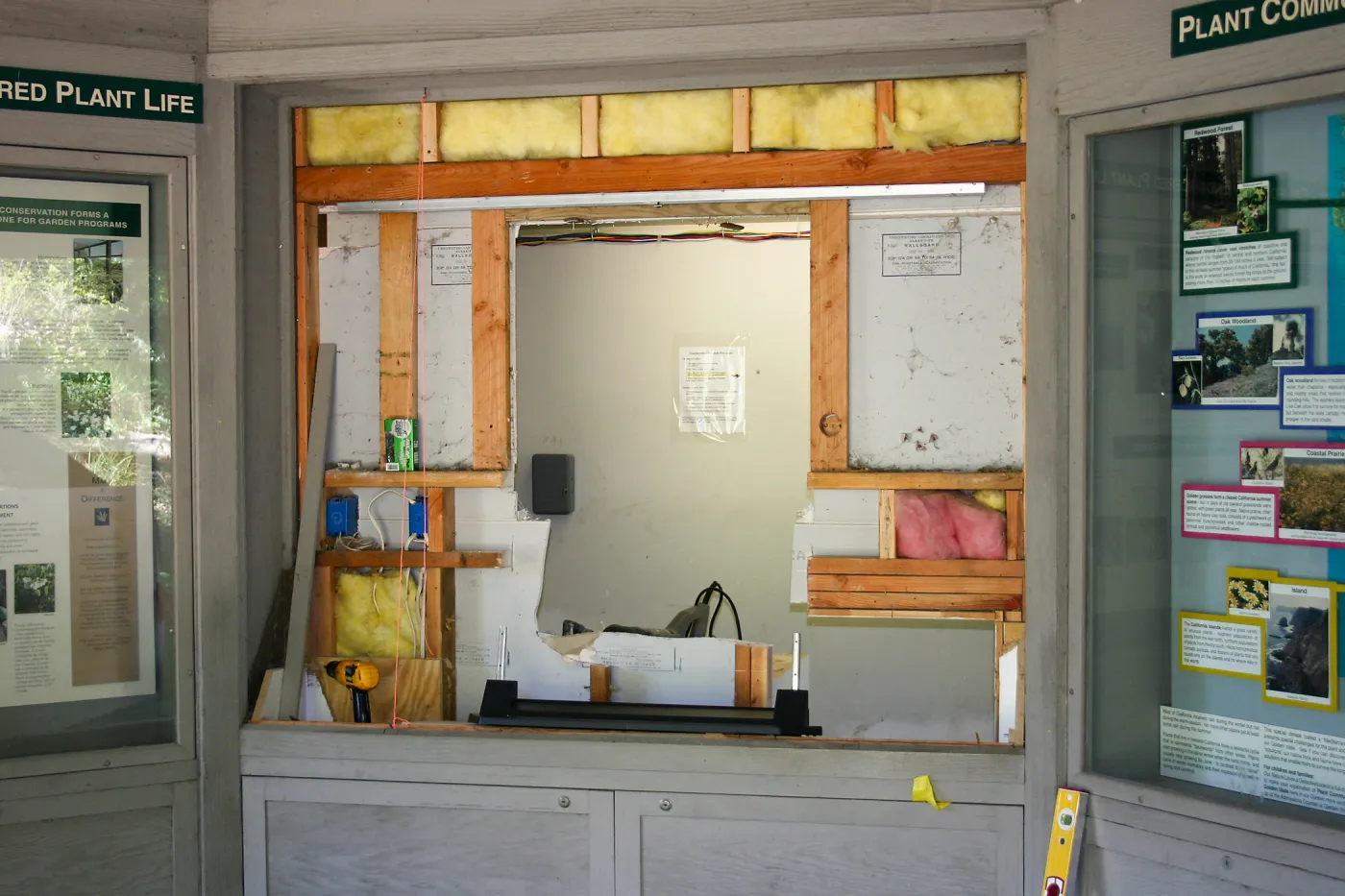 Installation of multimedia system in Information Kiosk