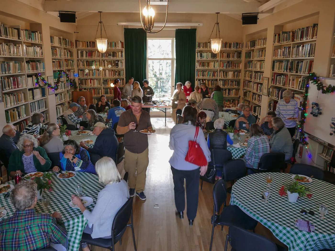 Volunteer Holiday Potluck Lunch