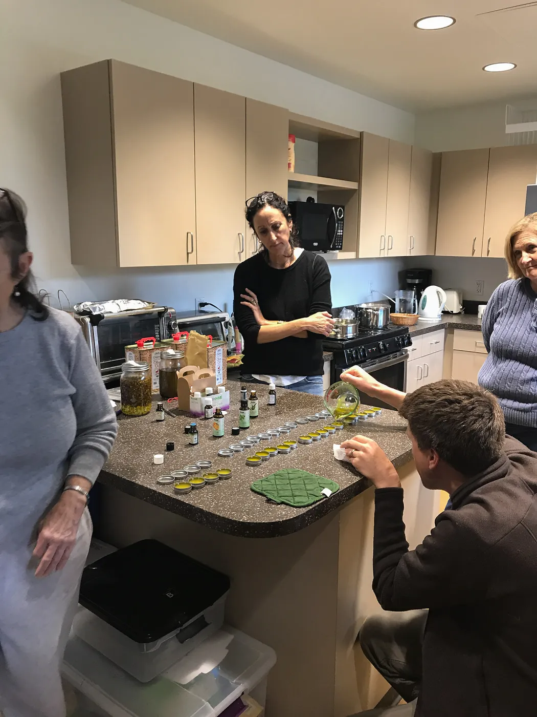 Emily Sanders Winter Wellness Medicine Making Workshop