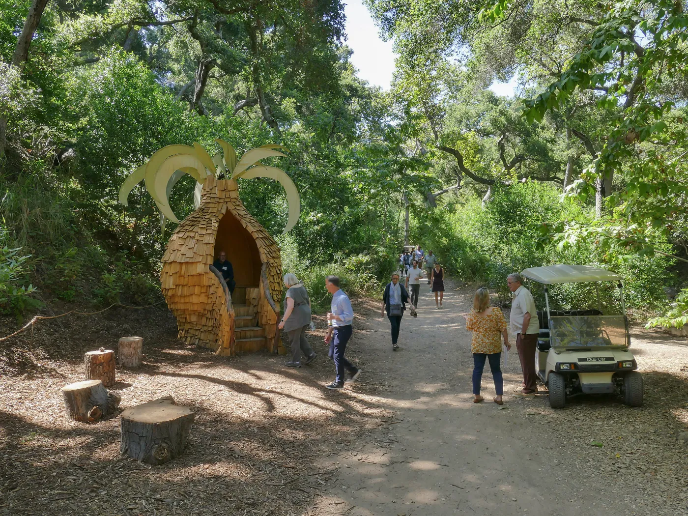 Garden's Board of Trustees visit the Garden Casitas