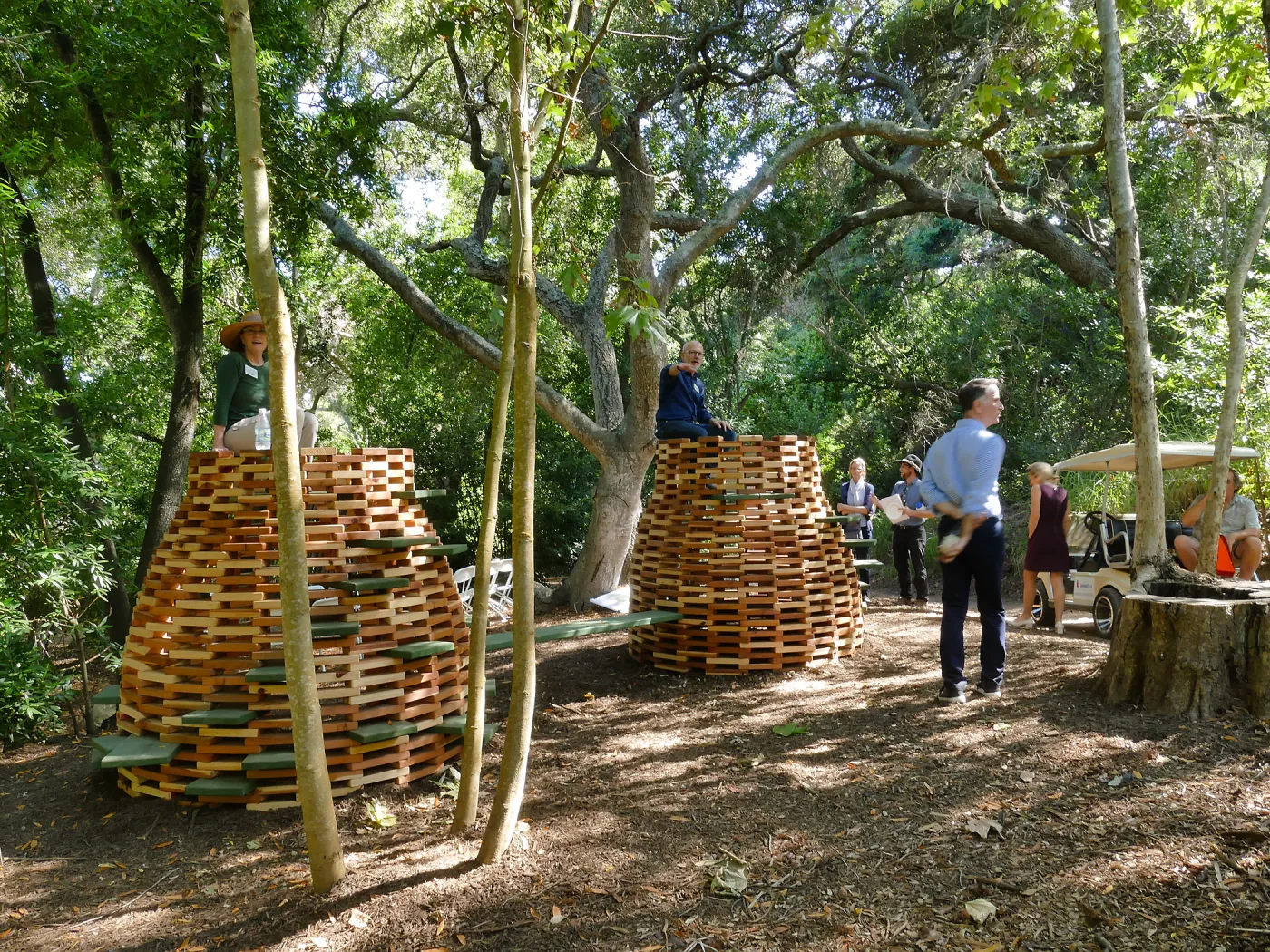 Garden's Board of Trustees visit the Garden Casitas