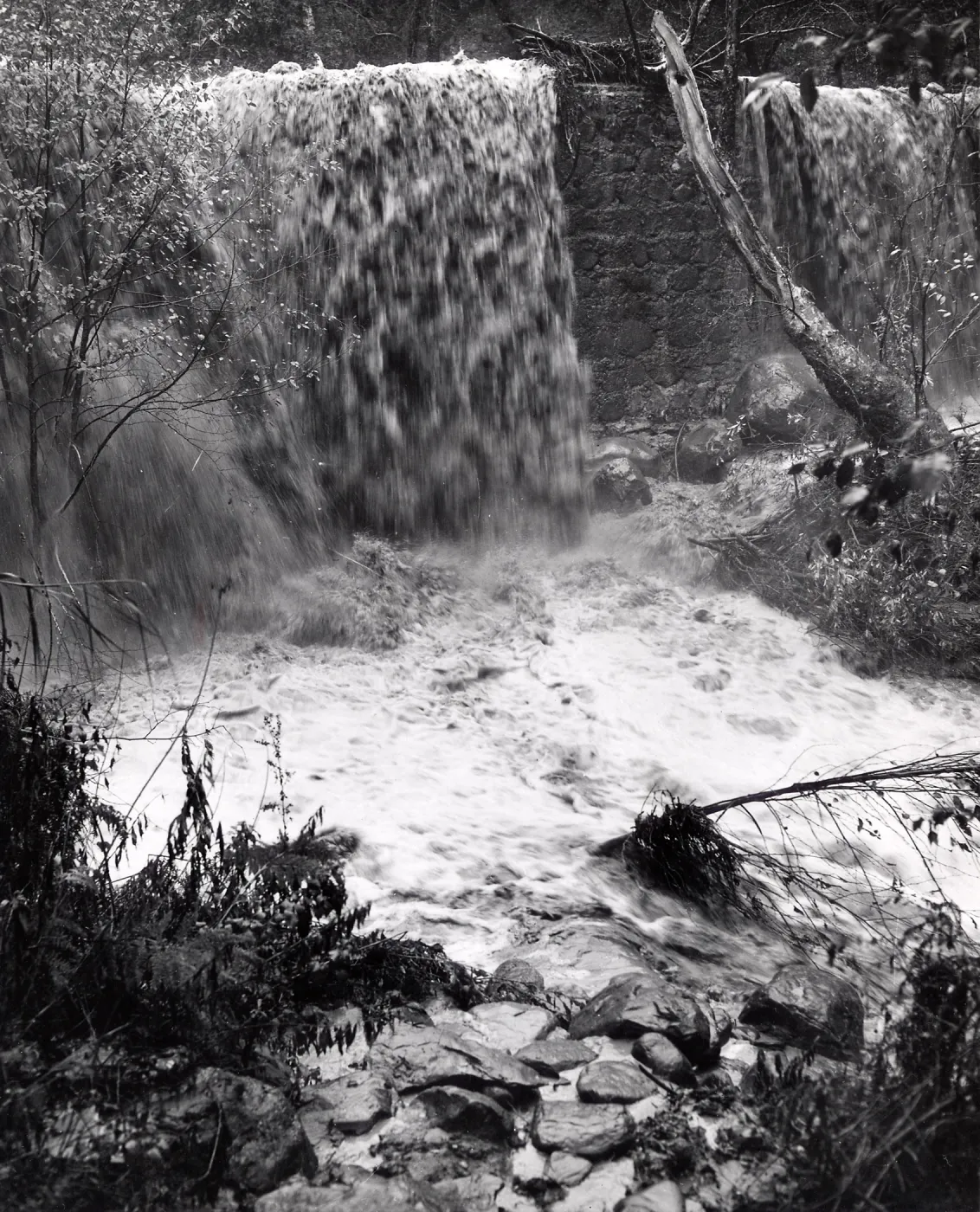 Mission Creek flooding over Mission Dam, 1952