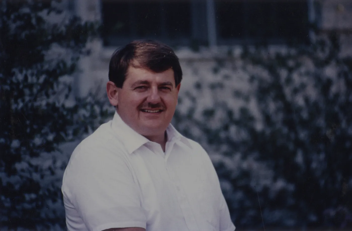 Dr. Edward Schneider