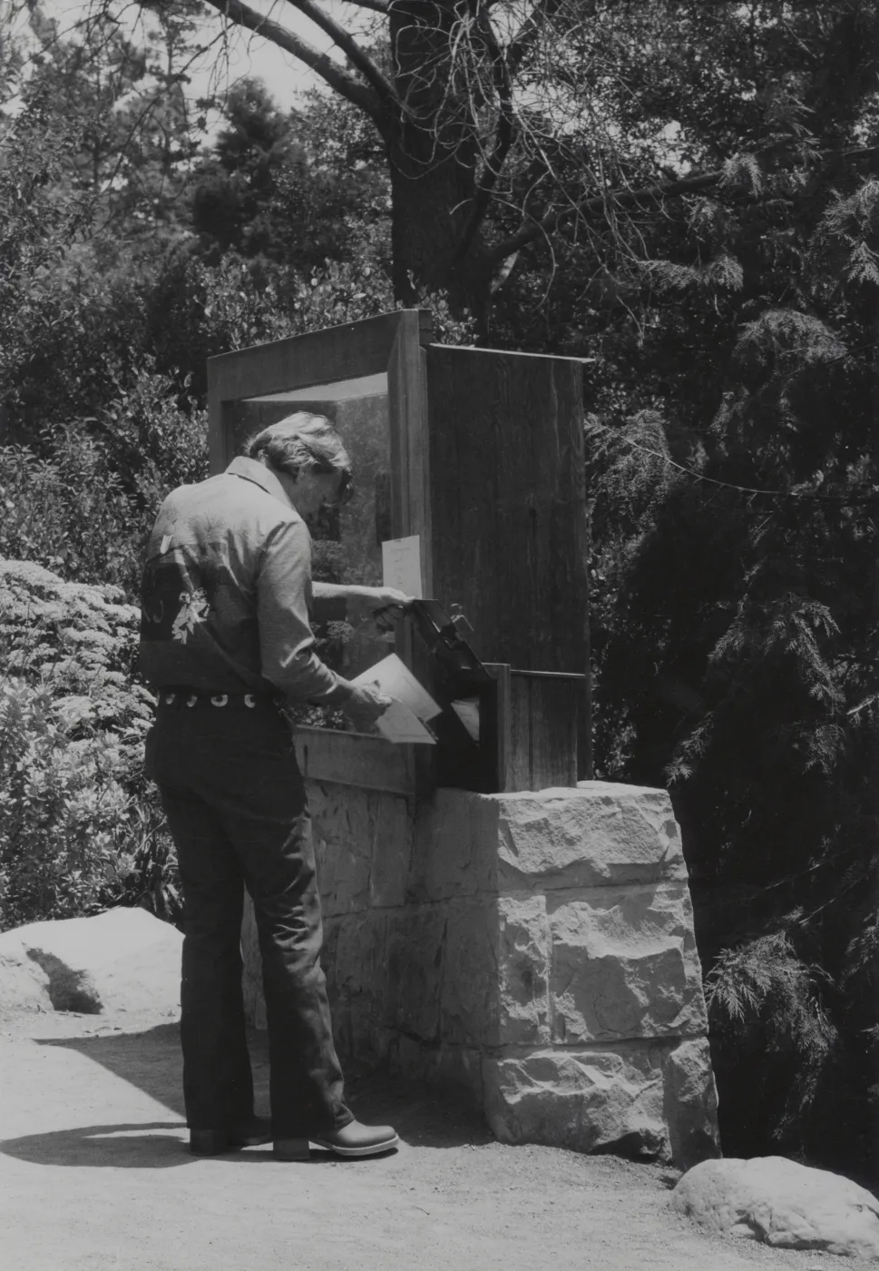 old information Kiosk 1977