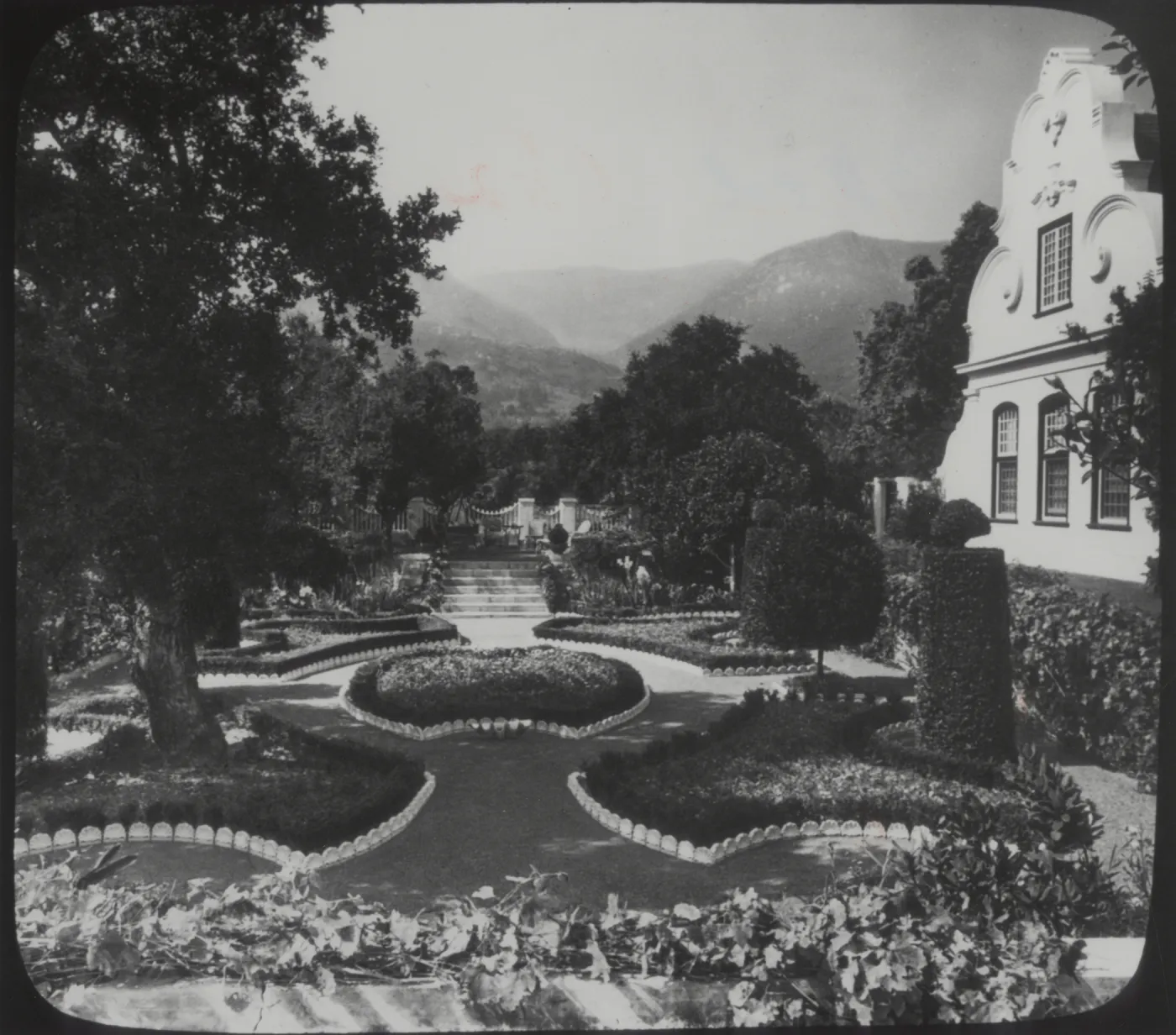 garden designed by Lockwood de Forest at the Montecito estate 'Constantia'