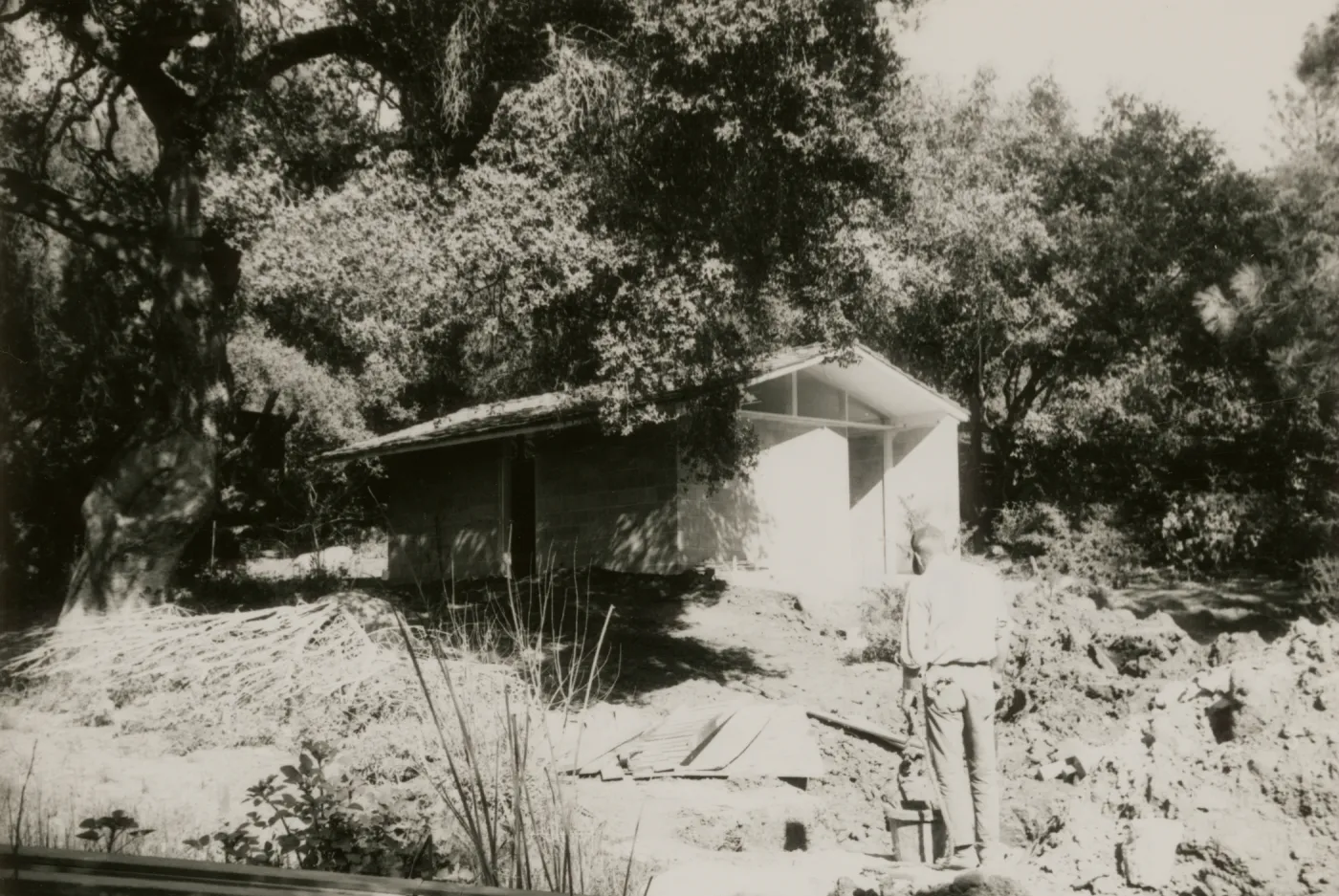 construction of new 'Visitor Restrooms' building
