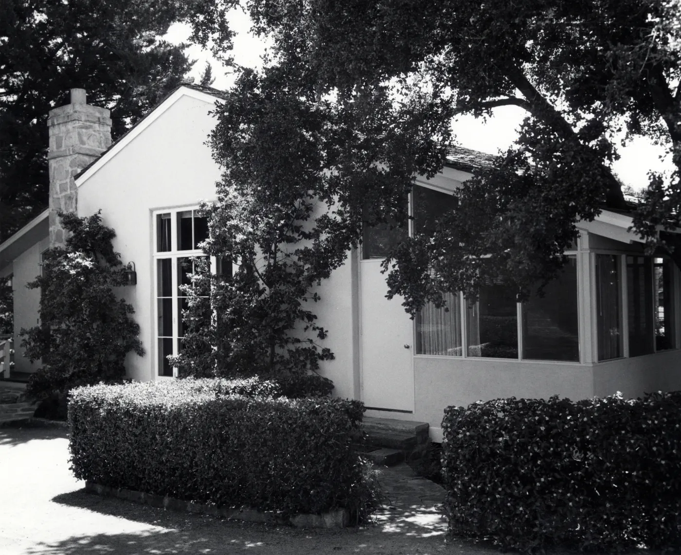 When the Blaksley Library was built in 1942, the architect's plans suggested future additions along each side. In 1959 a general office wing was added on the Arroyo side of the building. In 1961 an office for the Director was built on the canyon side to