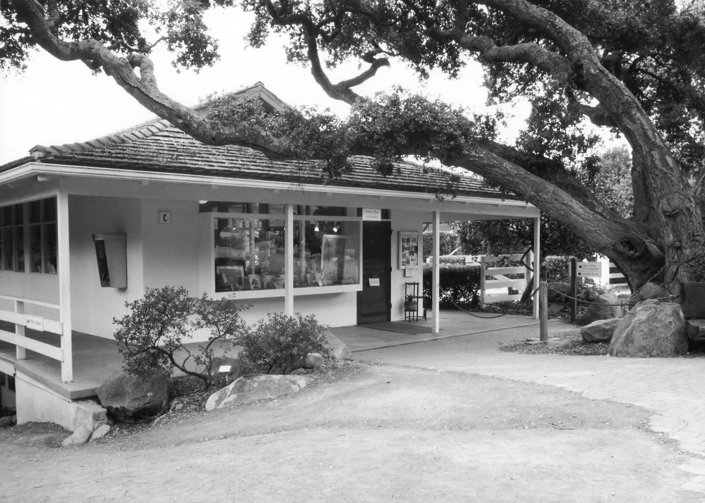 2014 AAM Accreditation Self-Study Documentation: Garden Shop (exterior)