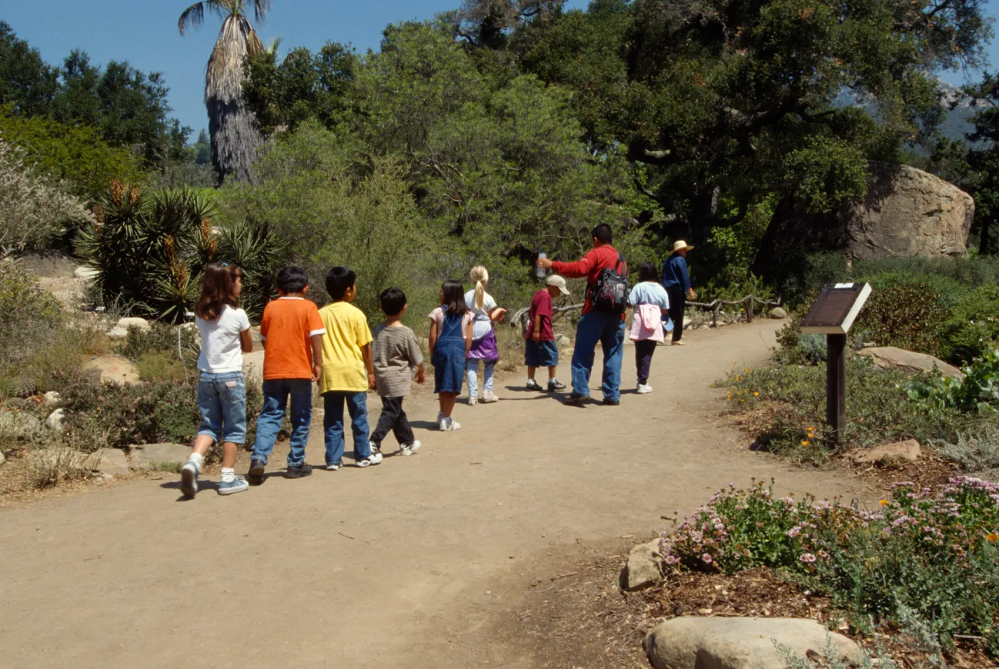Children, school tour, Desert Section, © Marie Gayeski