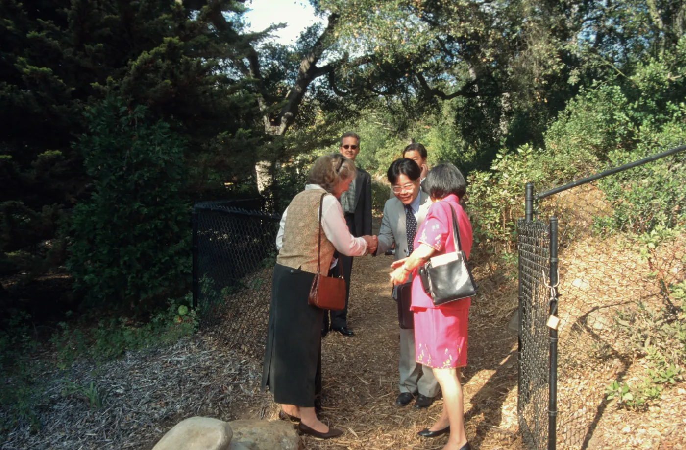 Japanese consul-general visit to Tea House