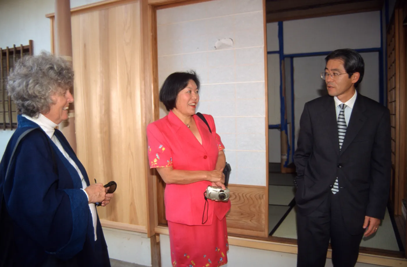 Japanese consul-general visit to Tea House