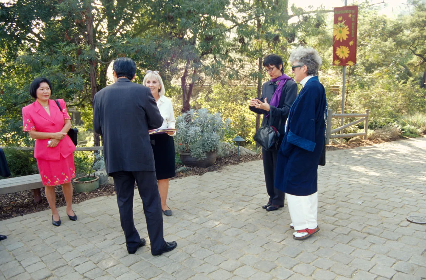 Japanese consul-general visit to Tea House