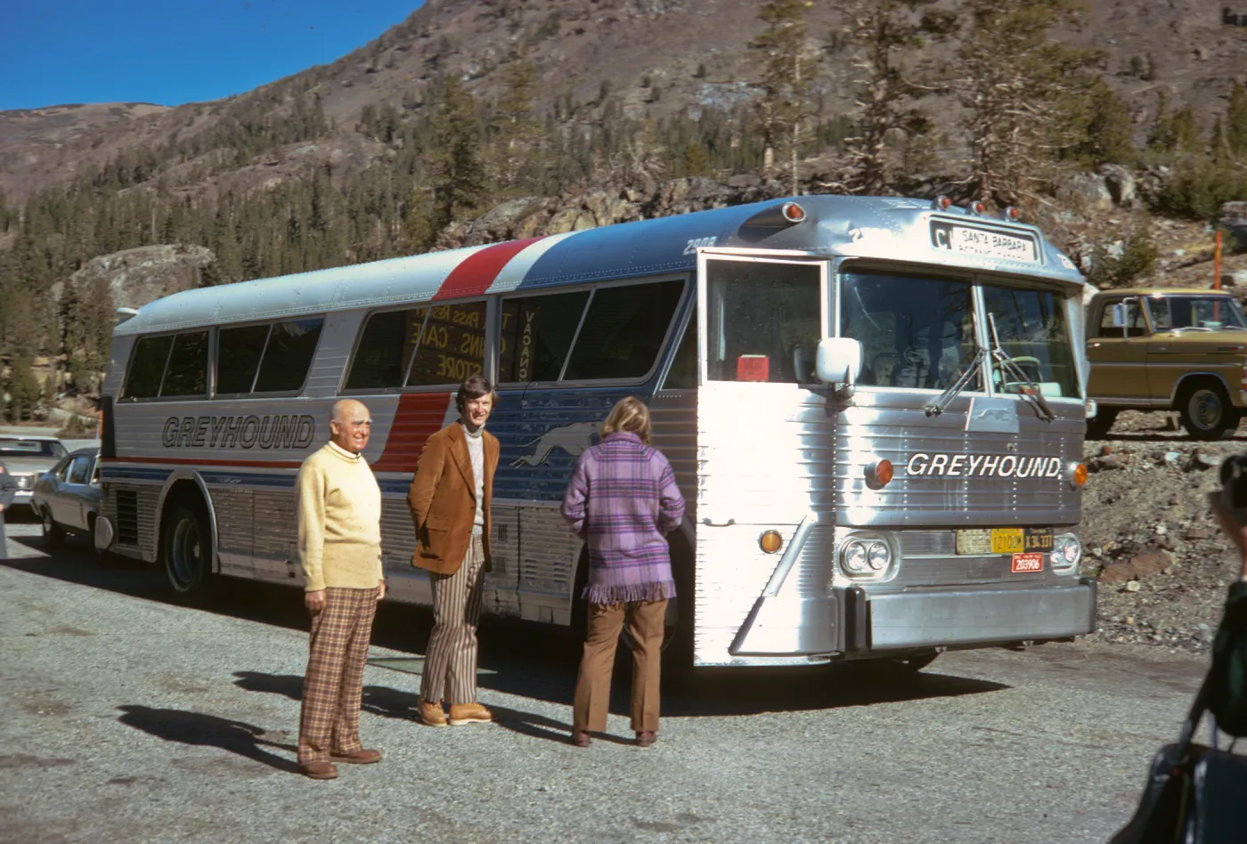 Bus trip stop at Tioga Pass
