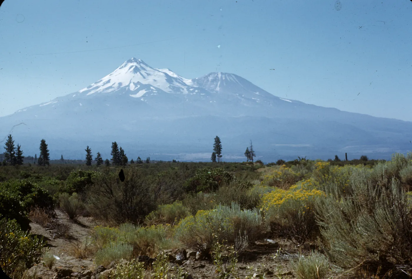Mt Shasta from north of Weed
