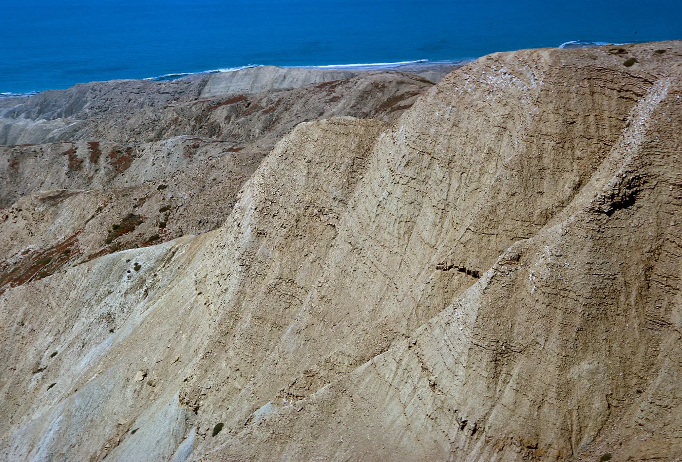 23/ ridge crest and S-facing slope below Benchmark Δ 818 - looking Southwest