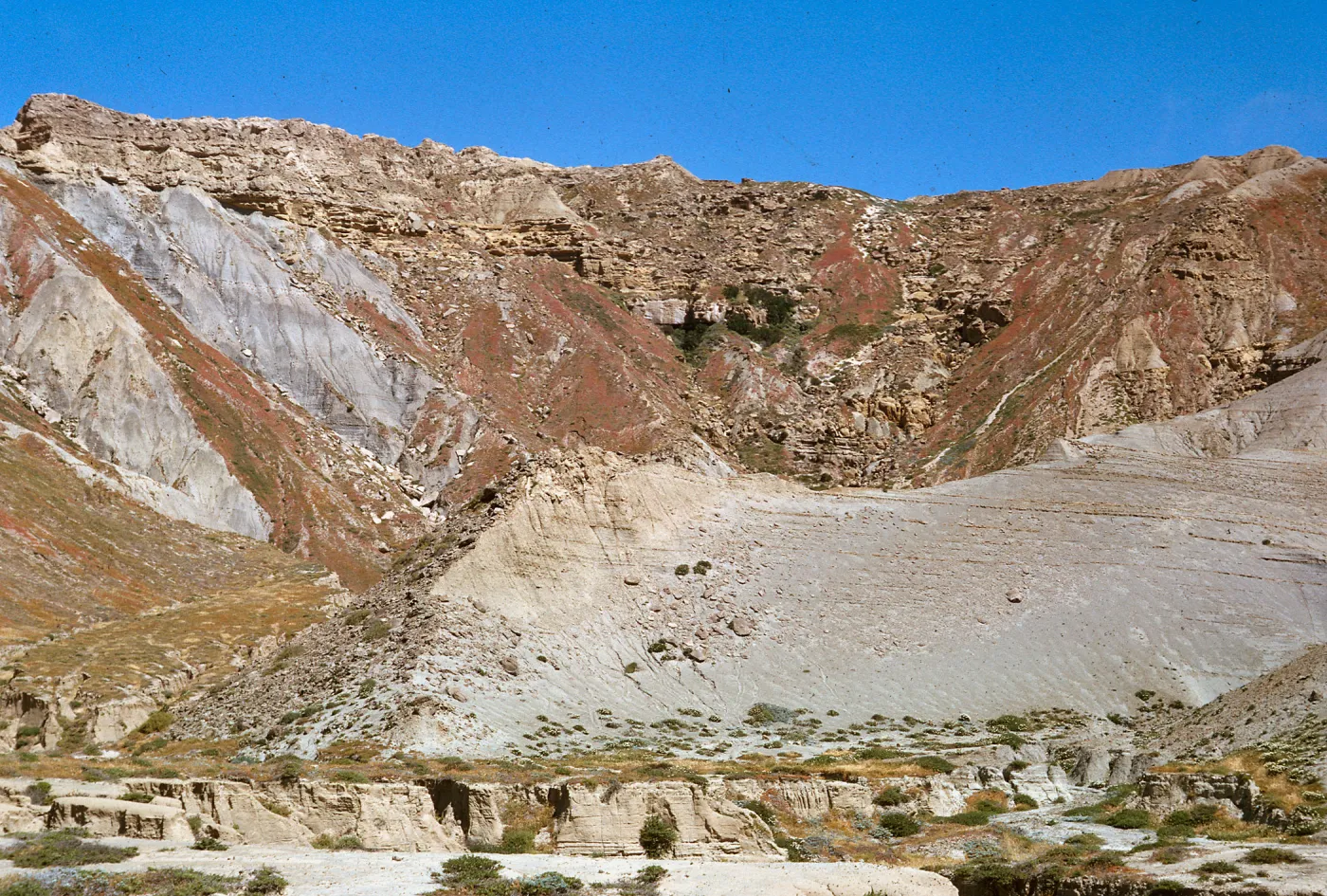 headwall of Sand Dune Canyon from canyon floor, 66-147 & SN-403