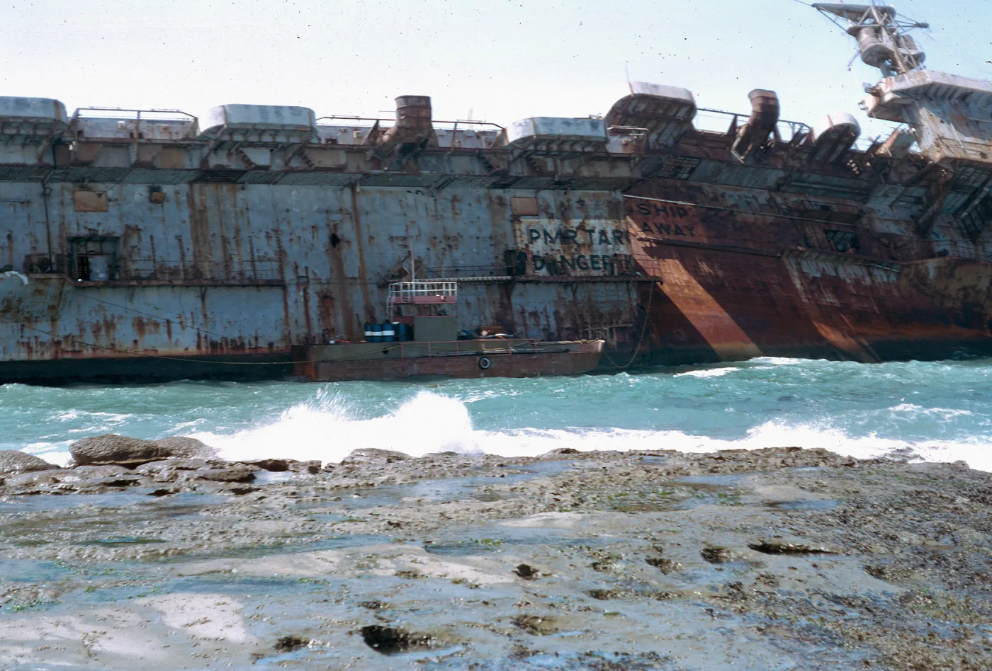 barge moored to carrier, 66-157 & SN-413