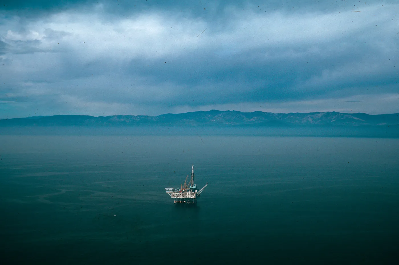 oil rig, North of Santa Cruz Island