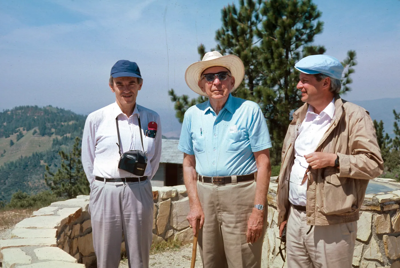 C. H. Muller, center