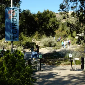 visitors at the Garden Entrance, SBBG Community Free Day, October 16 2011