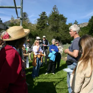 Toad Hall Construction, Patrick Dougherty orienting volunteers