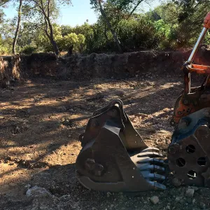 Hansen site, digging Hort Barn foundation