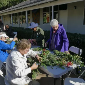 Free Senior Day, Wreathmaking Class