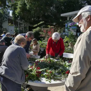 Free Senior Day, Wreathmaking Class