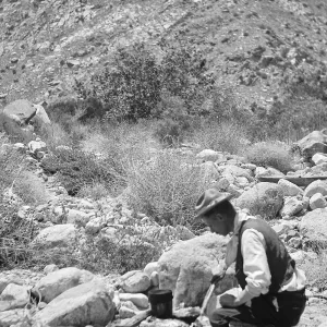 Chino Canon, man cooking on campfire