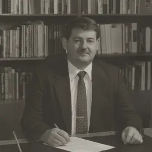 Dr. Edward Schneider