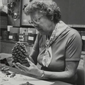 Garden Guild pinecone craft