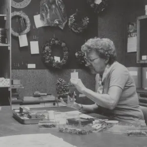 Garden Guild pinecone craft